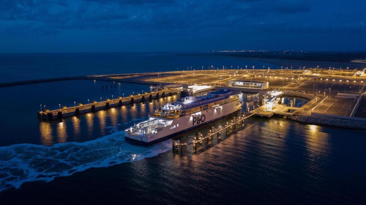Le Logis De La Marina Leilighet Calais Eksteriør bilde